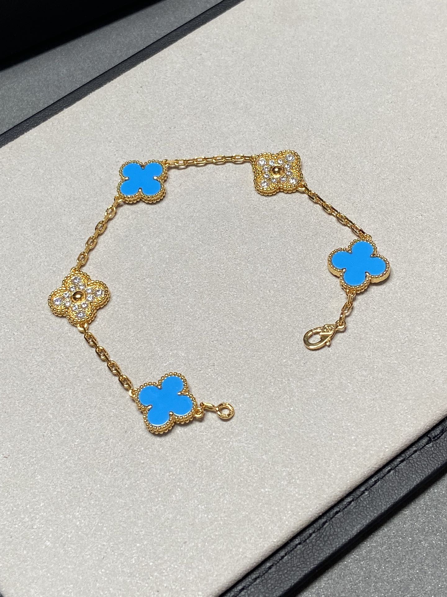 [Okajuri Jewelry]CLOVER 5 MOTIF BLUE CHALCEDONY DIAMOND GOLD BRACELET