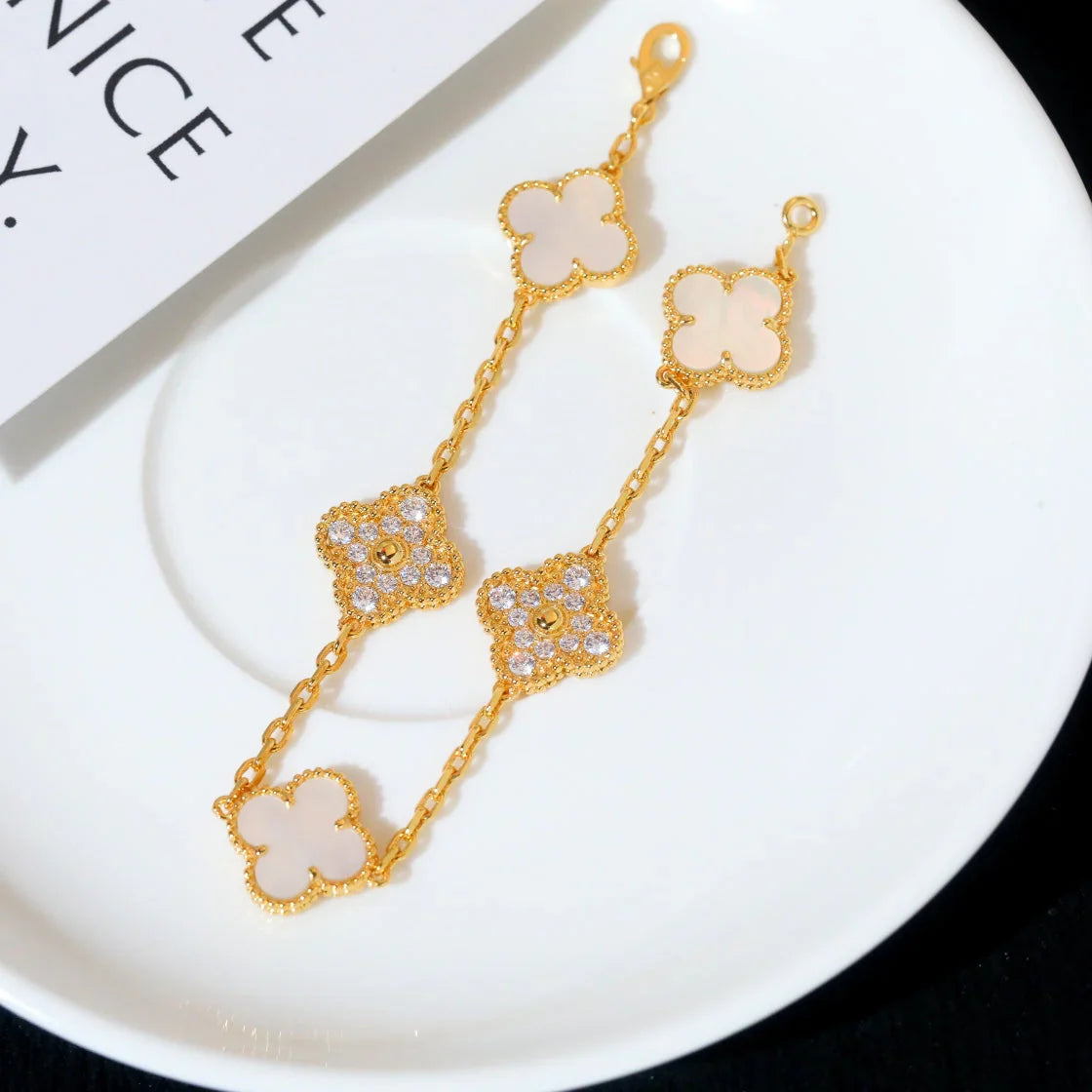 [Okajuri Jewelry]CLOVER WHITE PEARL MOP 5 MOTIF BRACELET COLLECTION