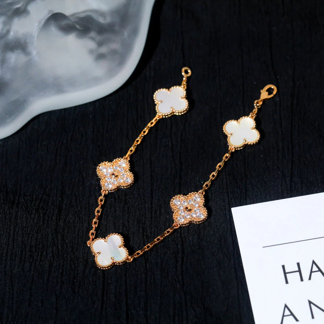 [Okajuri Jewelry]CLOVER WHITE PEARL MOP 5 MOTIF BRACELET COLLECTION