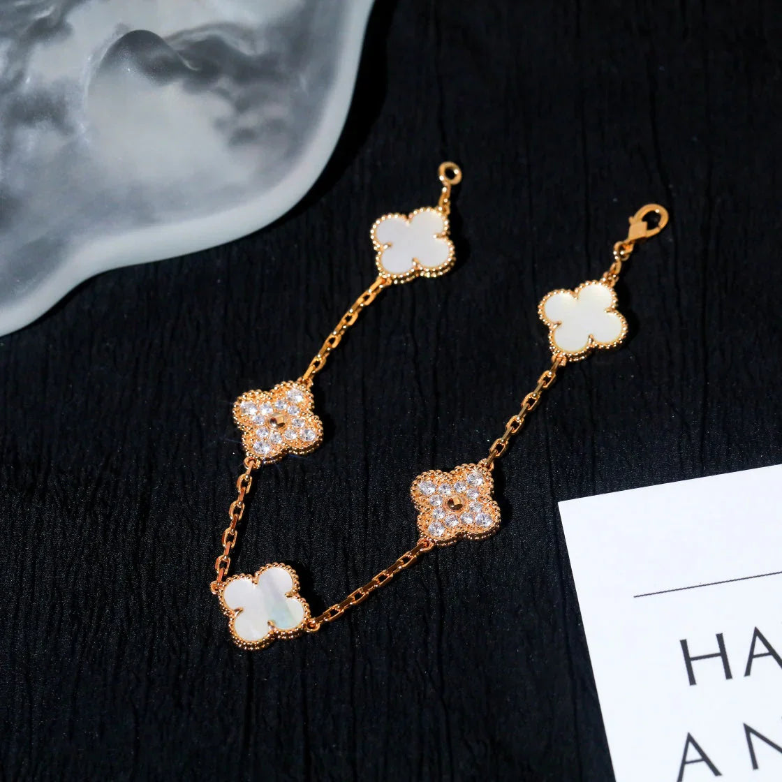 [Okajuri Jewelry] CLOVER WHITE PEARL MOP 5 MOTIF BRACELET COLLECTION