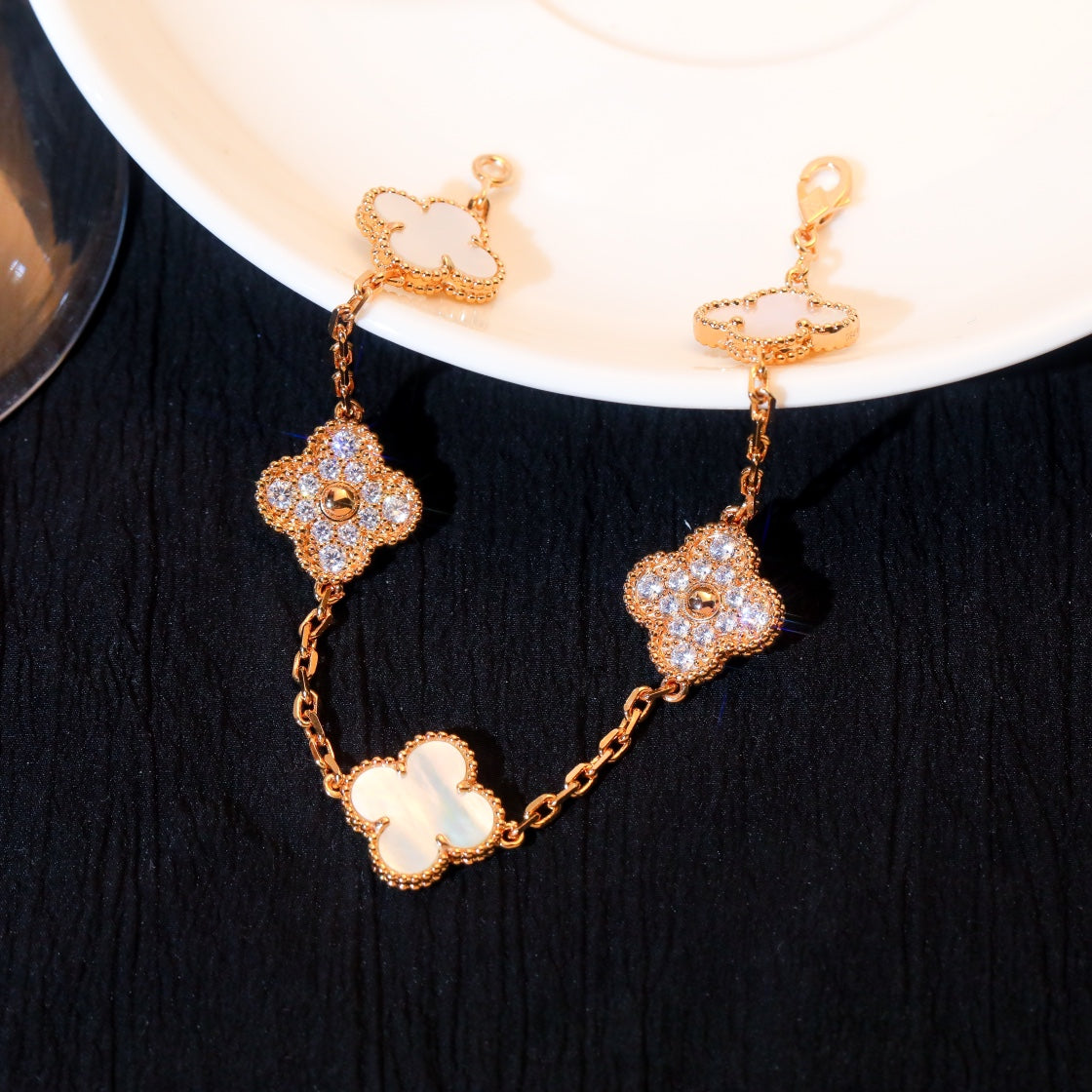 [Okajuri Jewelry]CLOVER BRACELET 5 MOTIF WHITE MOP DIAMOND