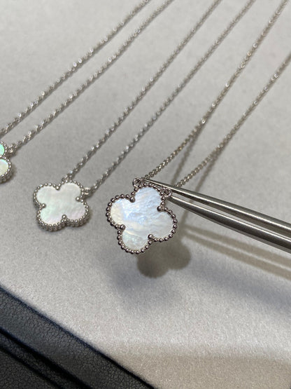 [Okajuri Jewelry]CLOVER MEDIUM SILVER WHITE MOP NECKLACE