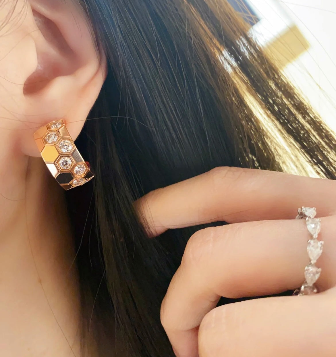 [Okajuri Jewelry]BEE LOVE DIAMOND HOOP EARRINGS
