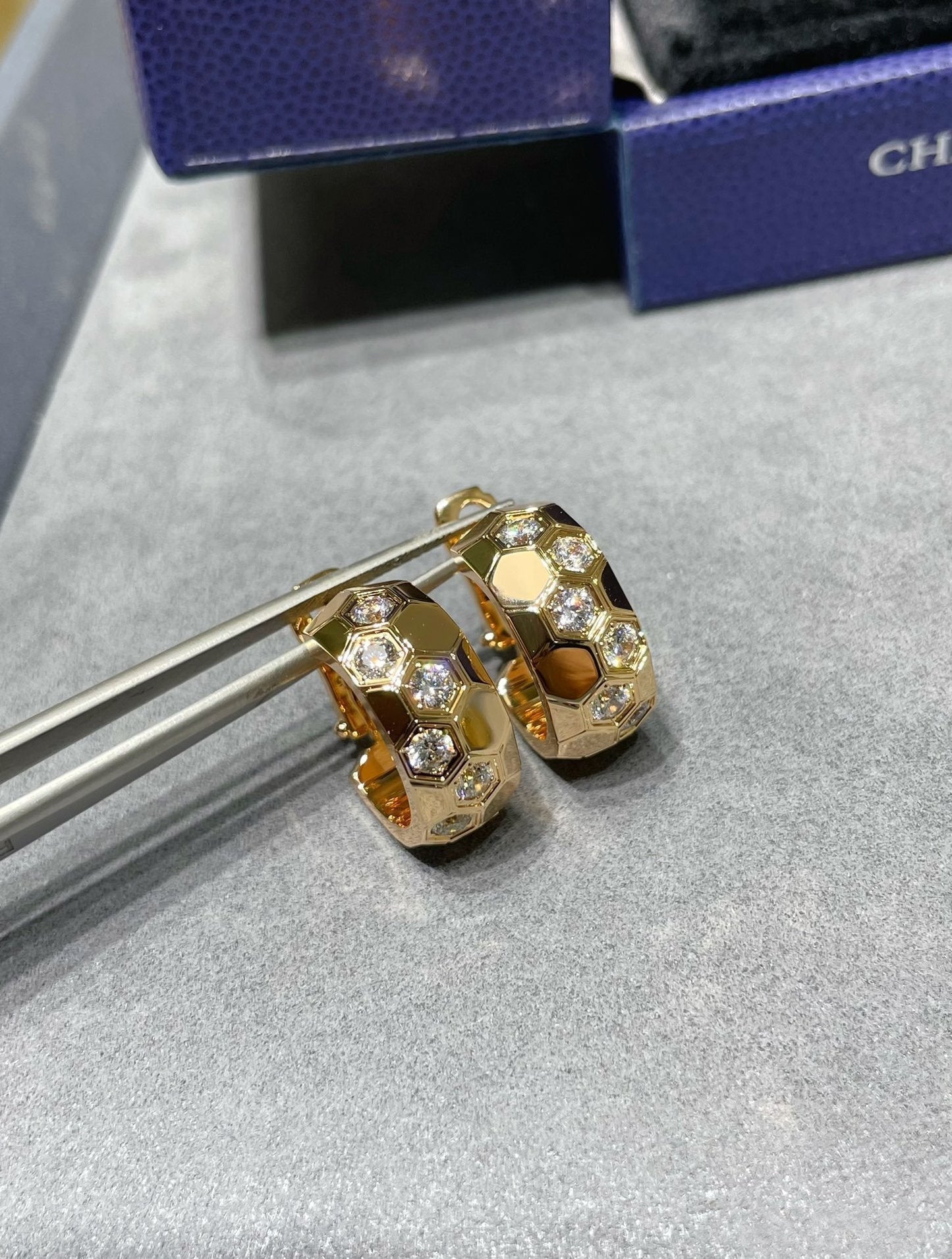 [Okajuri Jewelry]BEE LOVE DIAMOND HOOP EARRINGS