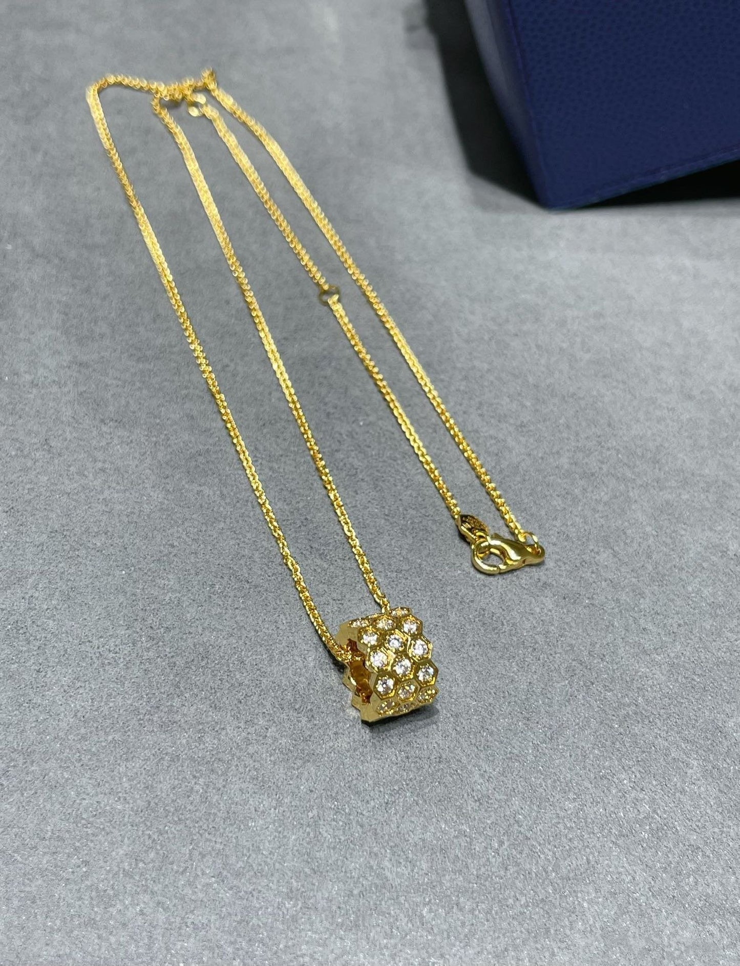[Okajuri Jewelry]BEE LOVE DIAMOND PAVED 3 ROW NECKLACE