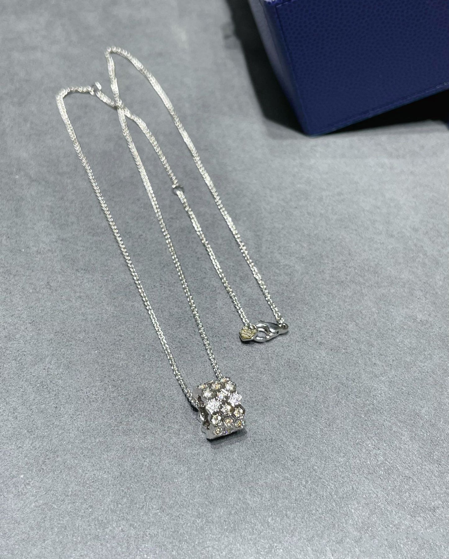 [Okajuri Jewelry]BEE LOVE DIAMOND PAVED 3 ROW NECKLACE