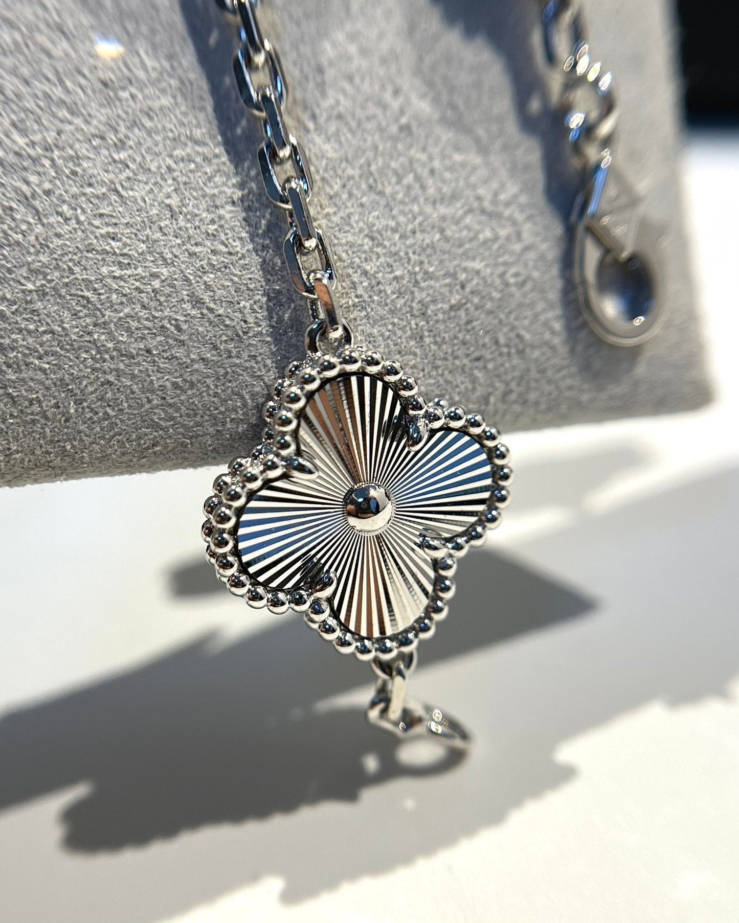 [Okajuri Jewelry]  CLOVER 5 MOTIF LASER BRACELET COLLECTION