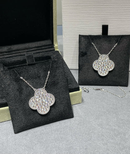 [Okajuri Jewelry]CLOVER 25MM LARGE PENDANT DIAMOND PAVED SILVER NECKLACE
