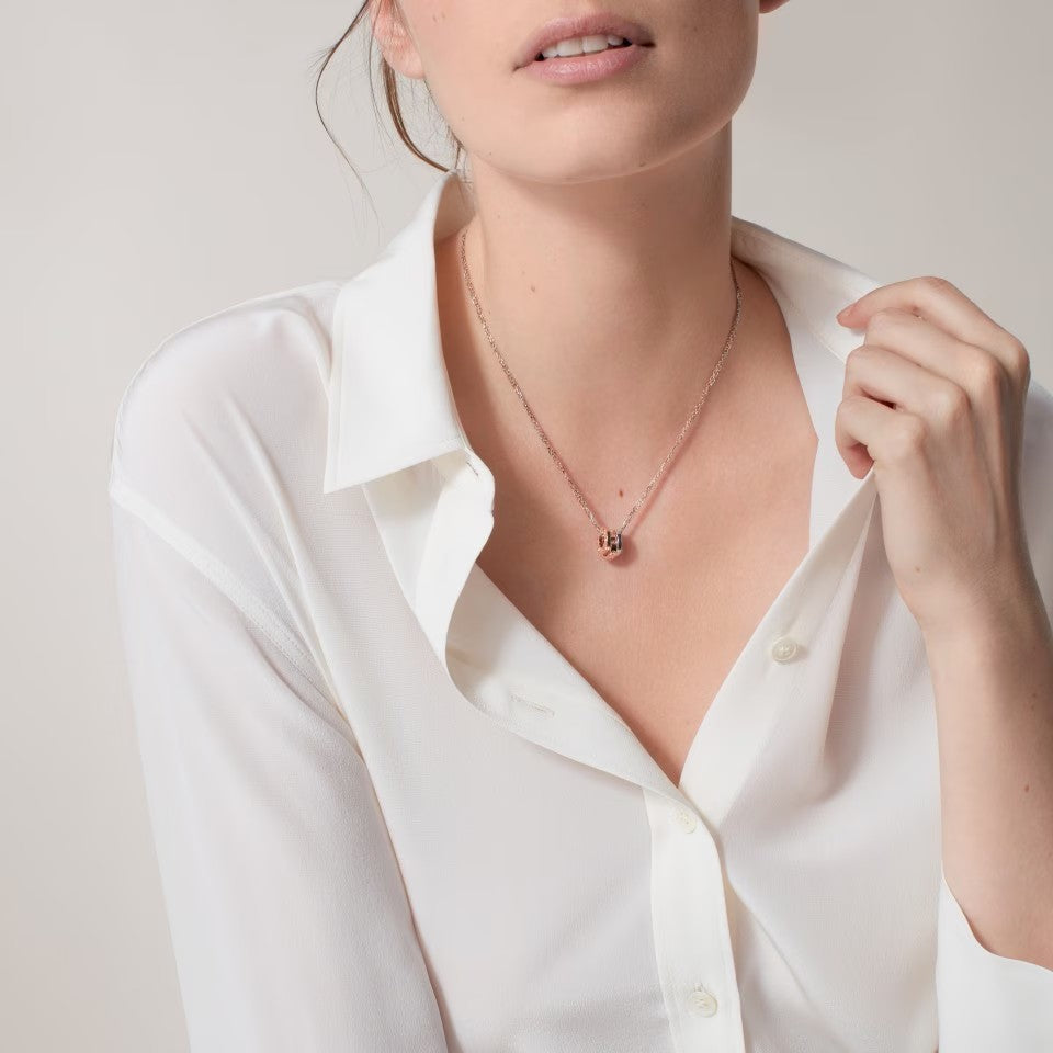 [Okajuri Jewelry] LOVE 6 DIAMOND PENDANT NECKLACE