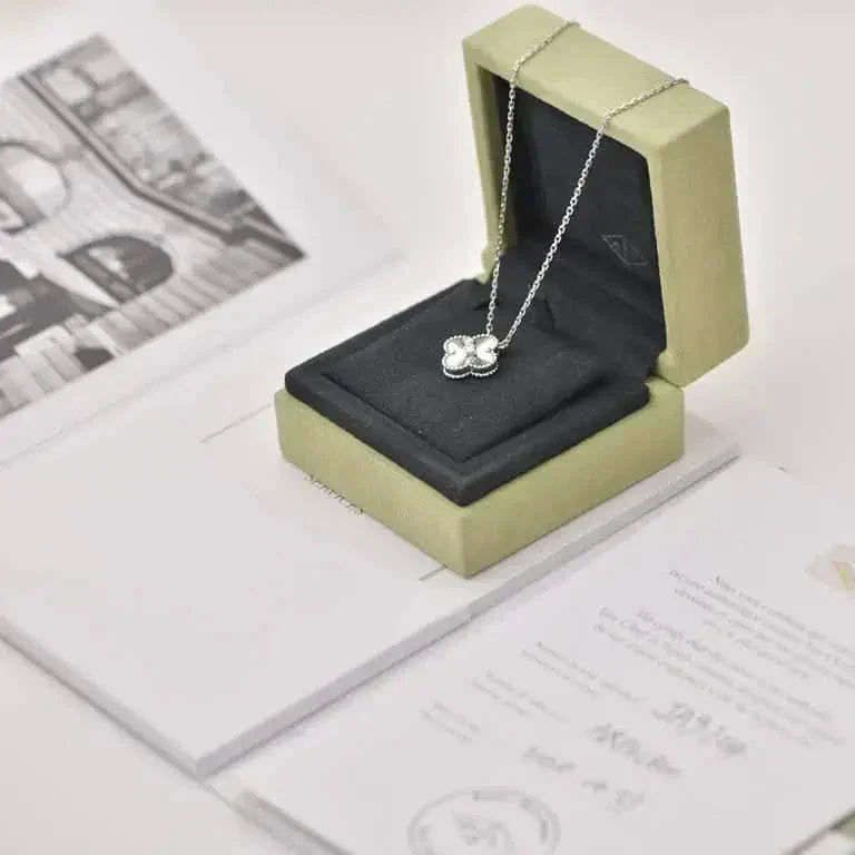 [Okajuri Jewelry]CLOVER  15MM DIAMOND LASER NECKLACE SILVER