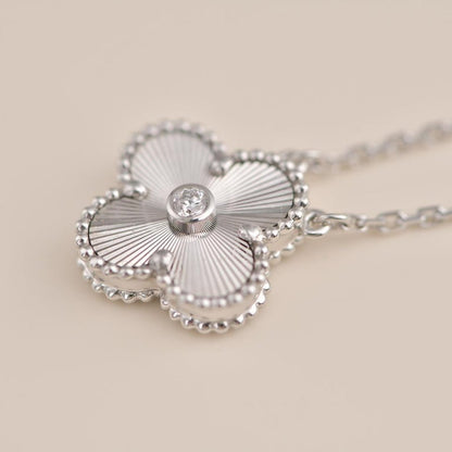 [Okajuri Jewelry]CLOVER  15MM DIAMOND LASER NECKLACE SILVER
