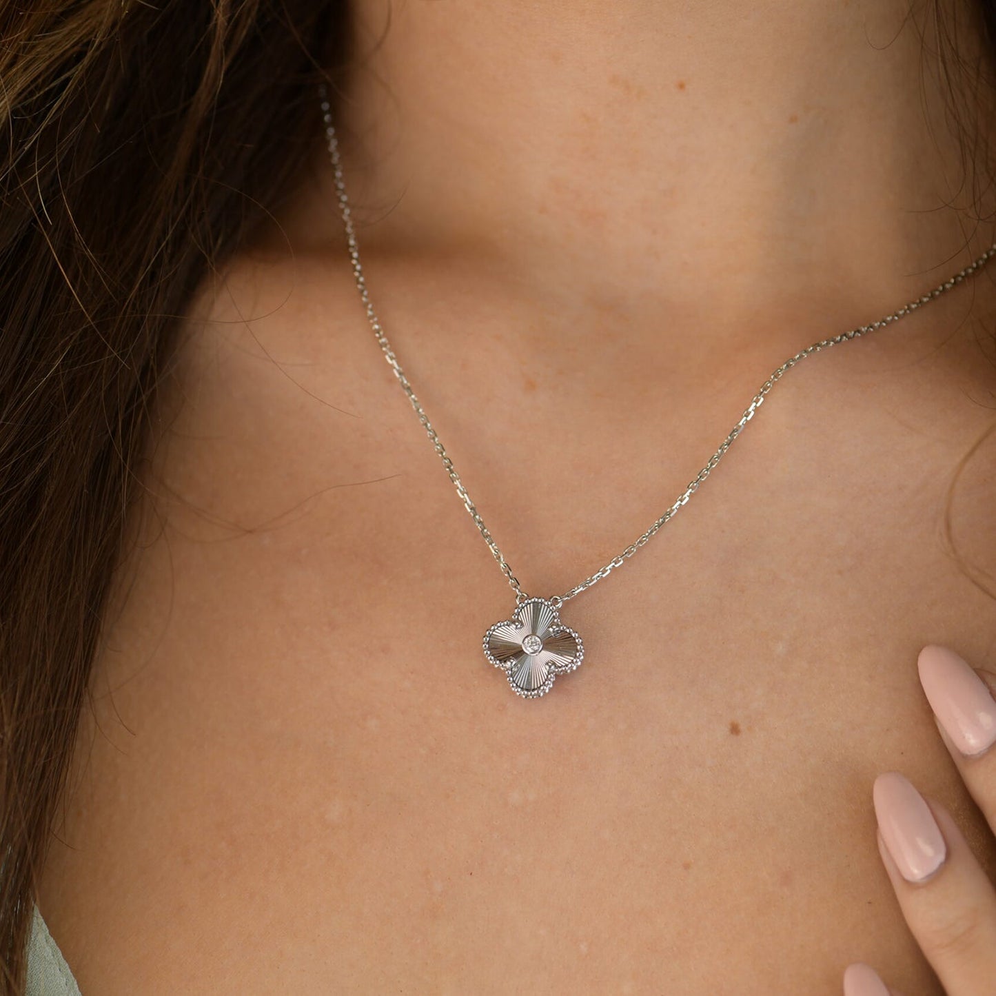 [Okajuri Jewelry]CLOVER  15MM DIAMOND LASER NECKLACE SILVER