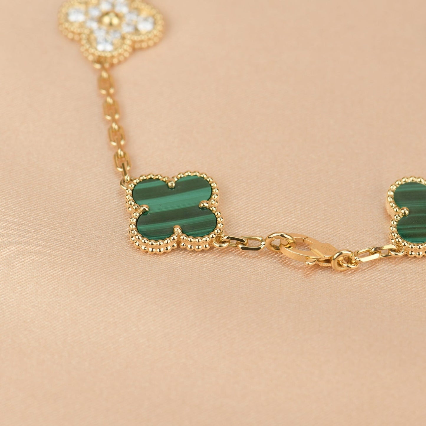 [Okajuri Jewelry]CLOVER  5 MOTIF MALACHITE DIAMOND BRACELET