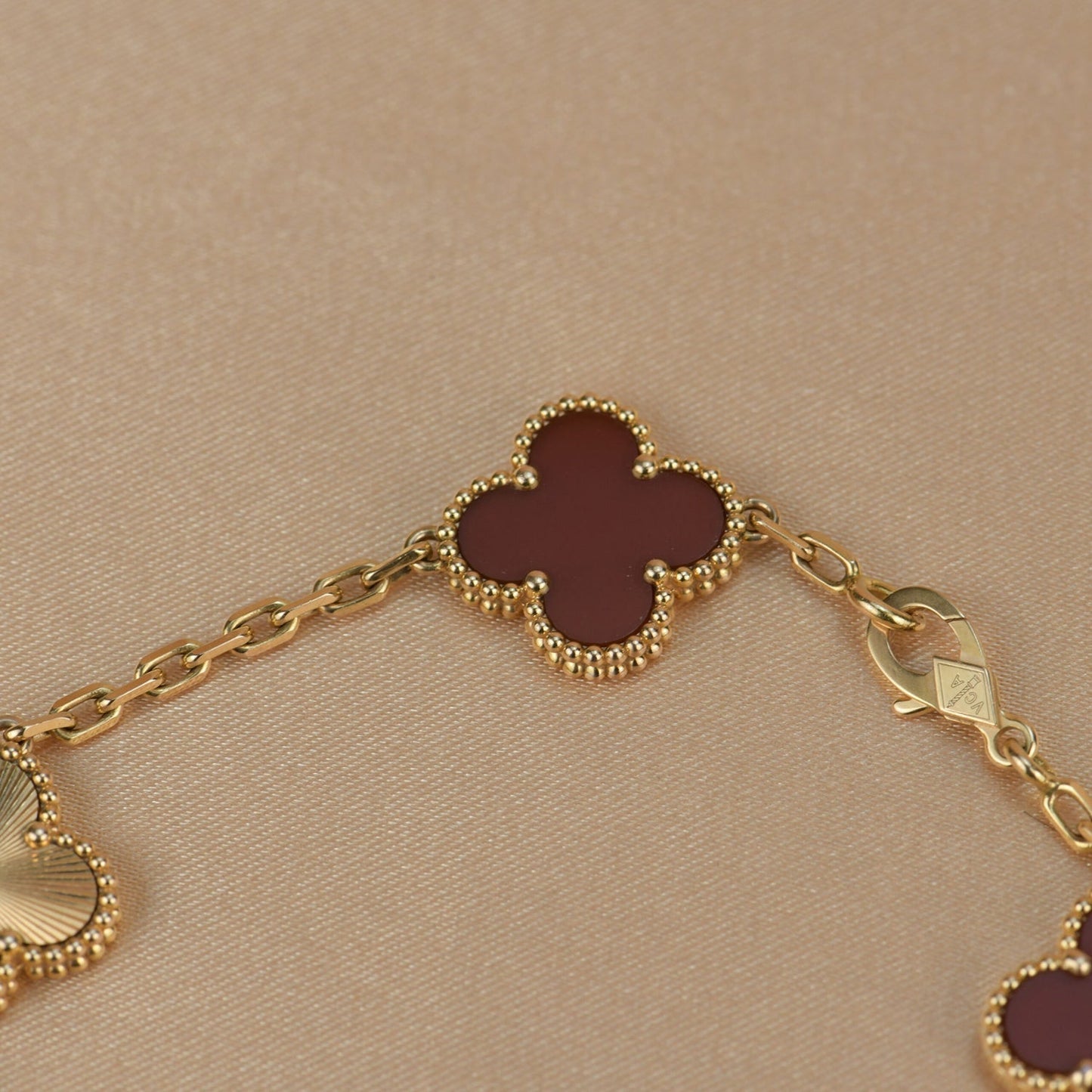 [Okajuri Jewelry]CLOVER  5 MOTIFS CARNELIAN GOLD BRACELET