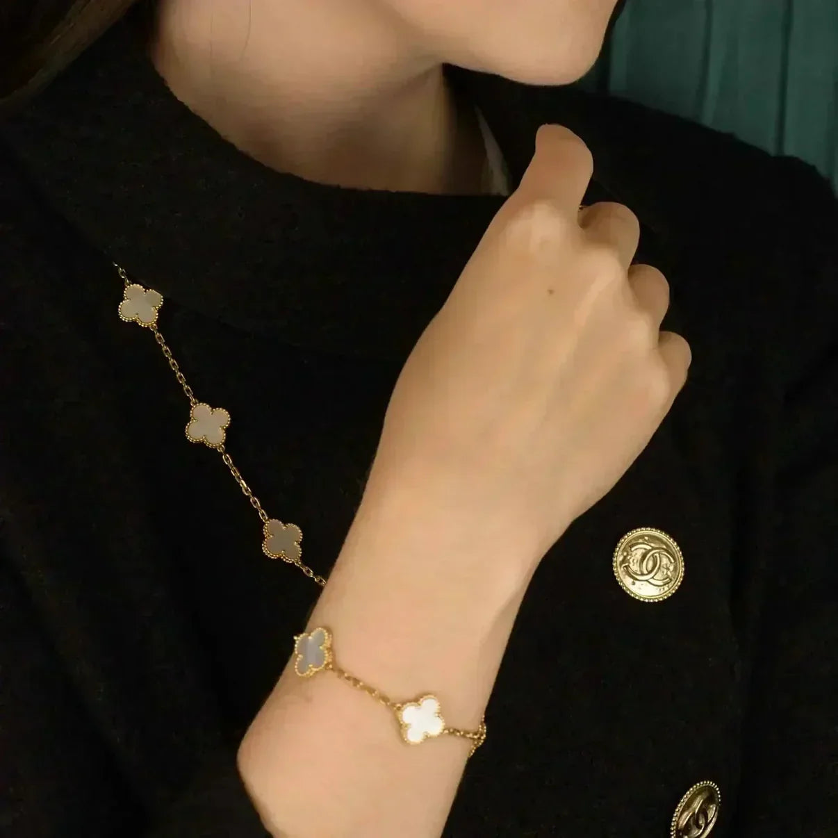 [Okajuri Jewelry]CLOVER WHITE PEARL MOP 5 MOTIF BRACELET COLLECTION