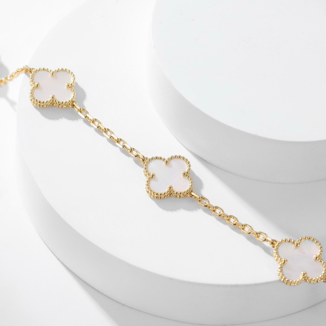[Okajuri Jewelry]CLOVER 10 MOTIFS WHITE MOTHER OF PEARL NECKLACE