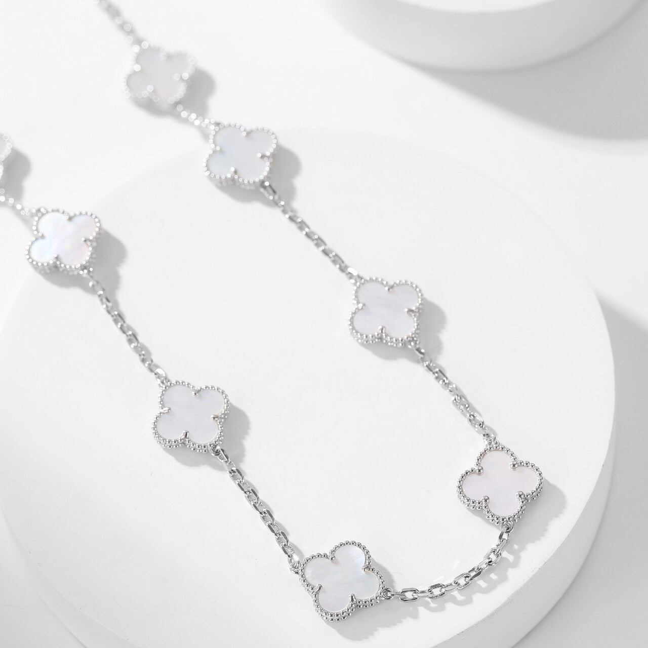 [Okajuri Jewelry] CLOVER 10 MOTIFS WHITE MOTHER OF PEARL NECKLACE