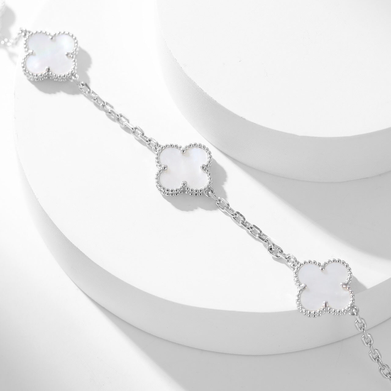 [Okajuri Jewelry]CLOVER 10 MOTIFS WHITE MOTHER OF PEARL NECKLACE