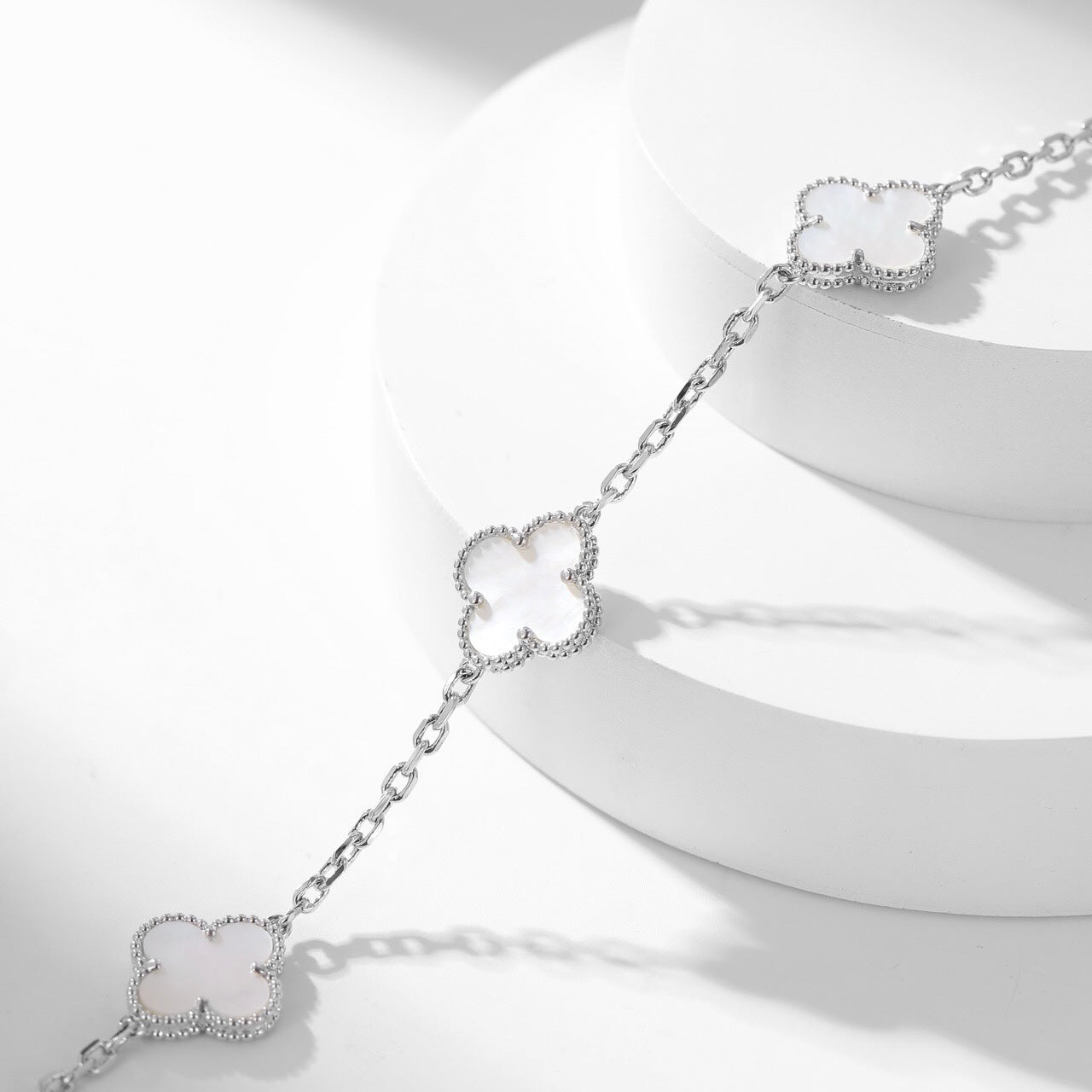 [Okajuri Jewelry]CLOVER 10 MOTIFS WHITE MOTHER OF PEARL NECKLACE