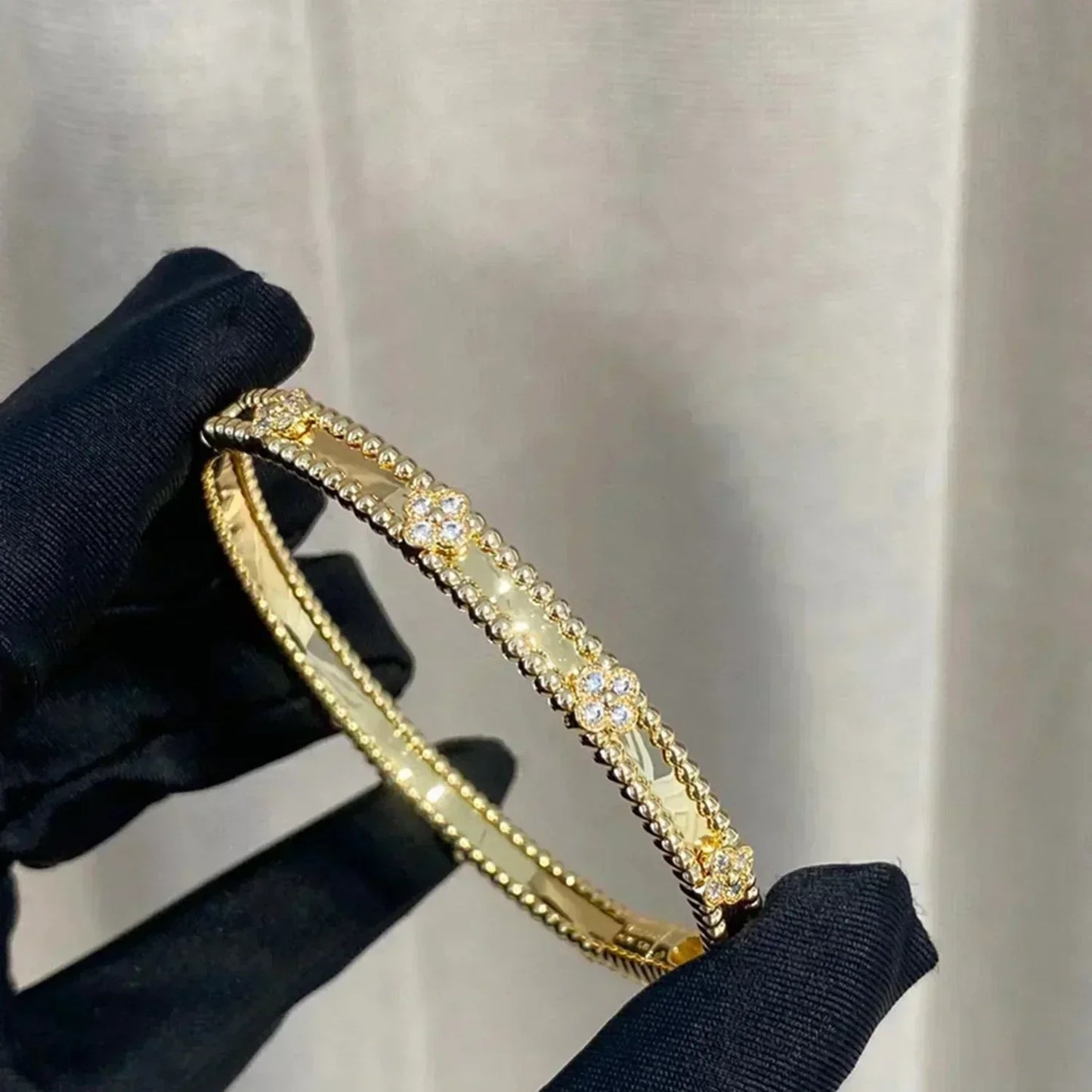 [Okajuri Jewelry] CLOVER BRACELET 4MM DIAMONDS