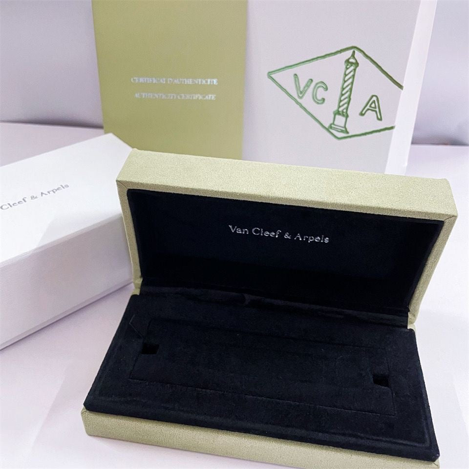 [Okajuri Jewelry]VA CLOVER BRACELET NECKLACE RING BOX GIFT BAG