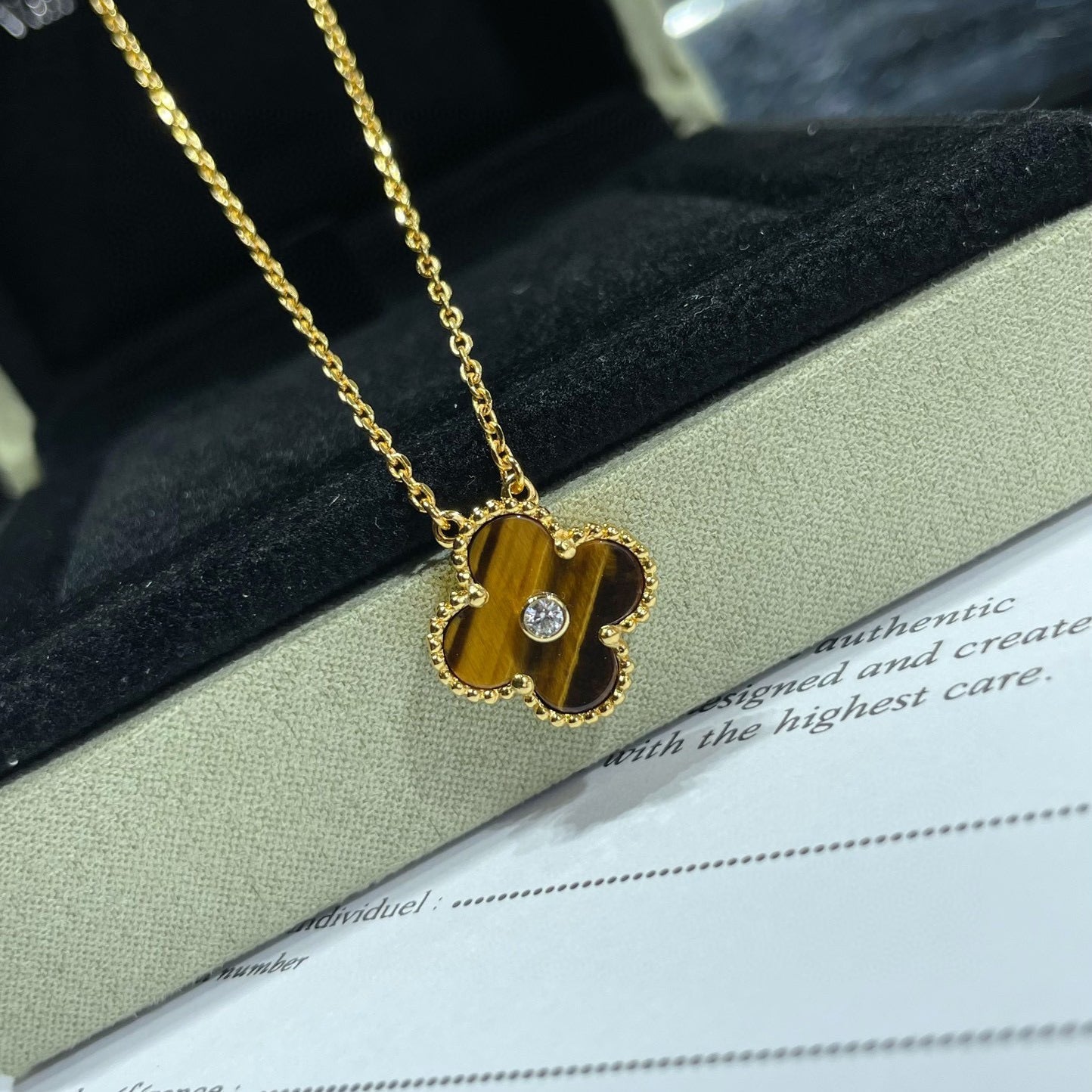 [Okajuri Jewelry]CLOVER 15MM DIAMOND AND YELLOW TIGER'S EYE AGATE necklace