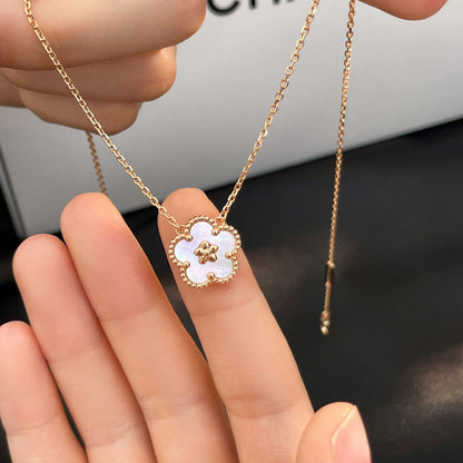 [Okajuri Jewelry]LUCKY  WHITE MOP  PLUM BLOSSOM NECKLACE