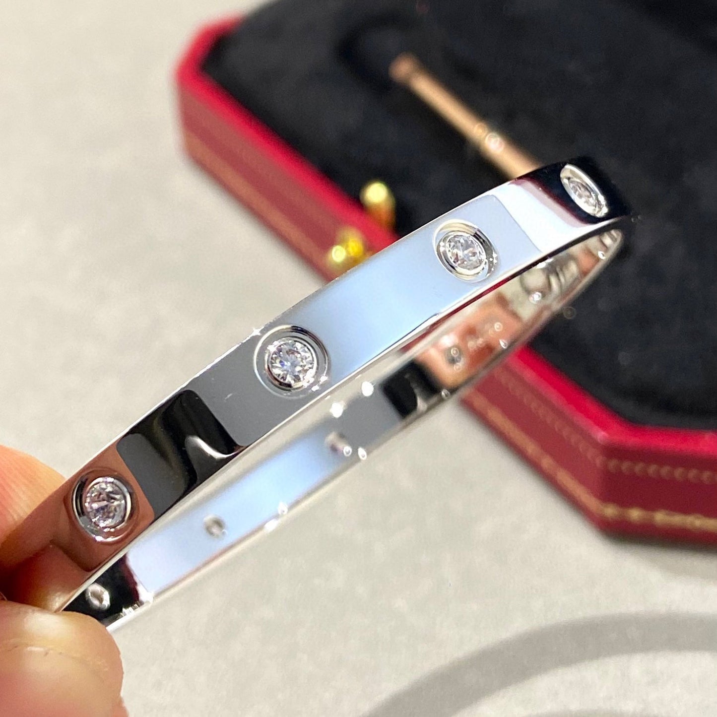 [Okajuri Jewelry] LOVE BRACELET 6.1MM 10 DIAMONDS