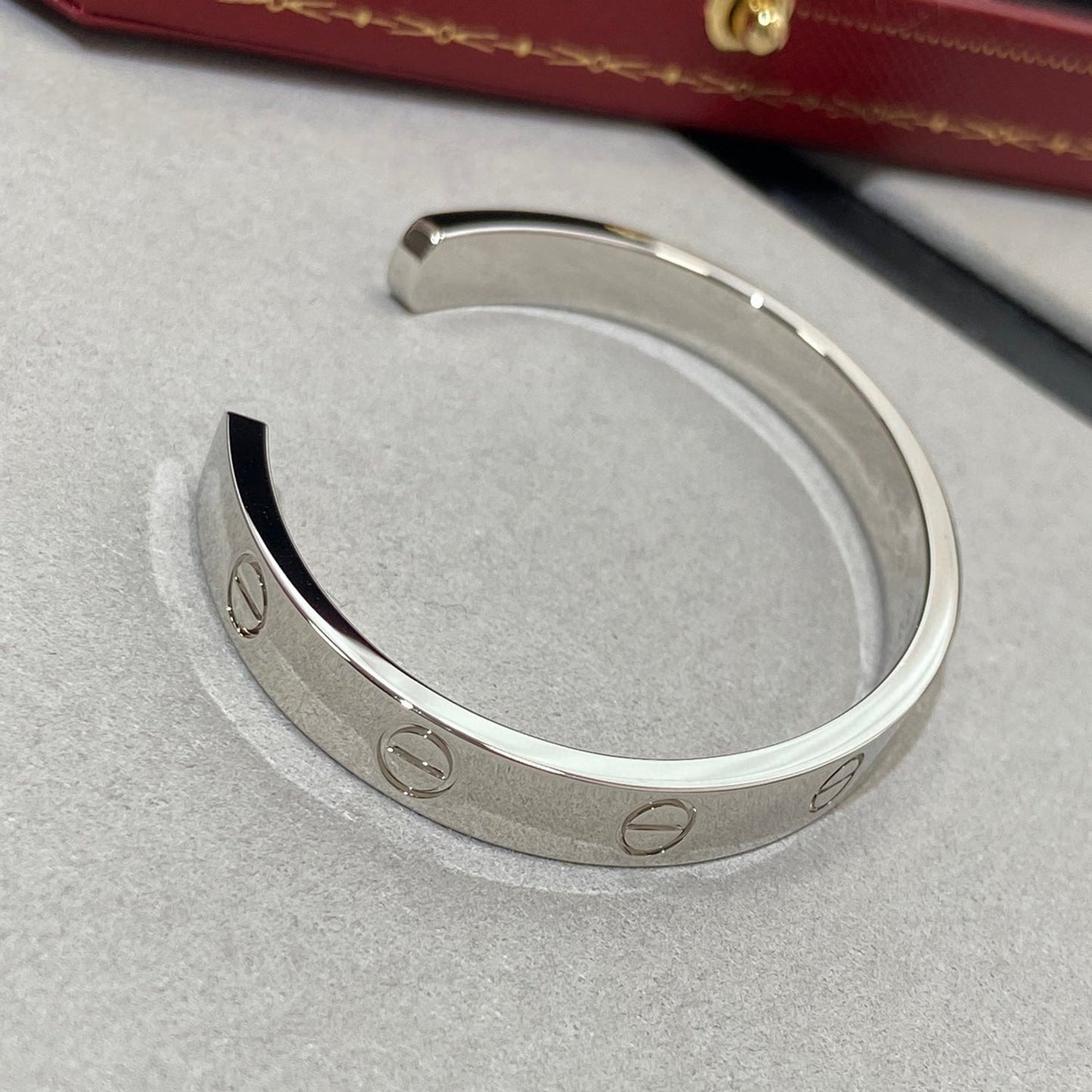 [Okajuri Jewelry] LOVE BRACELET 6.1MM 1 DIAMOND OPEN CUFF