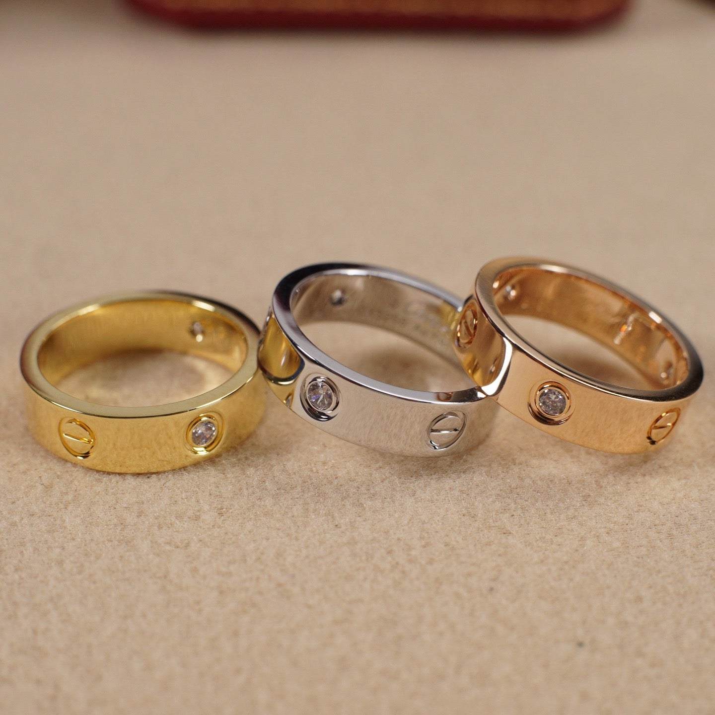 [Okajuri Jewelry] LOVE 5.5MM 3 DIAMOND RING