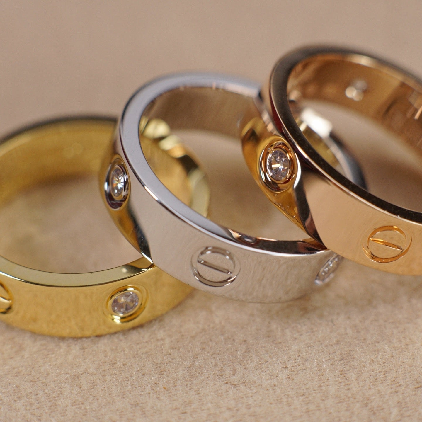 [Okajuri Jewelry] LOVE 5.5MM 3 DIAMOND RING
