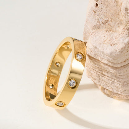 [Okajuri Jewelry] LOVE 4MM 8 DIAMOND RING