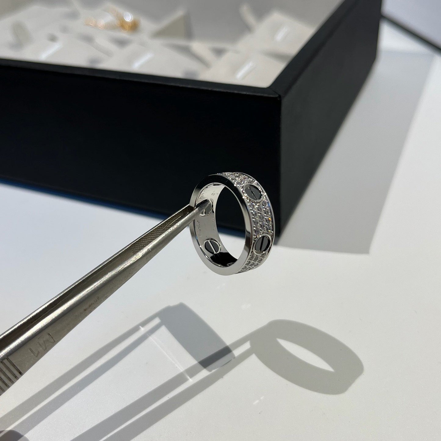 [Okajuri Jewelry] LOVE RING 5.5MM DIAMONDS PAVED CERAMIC