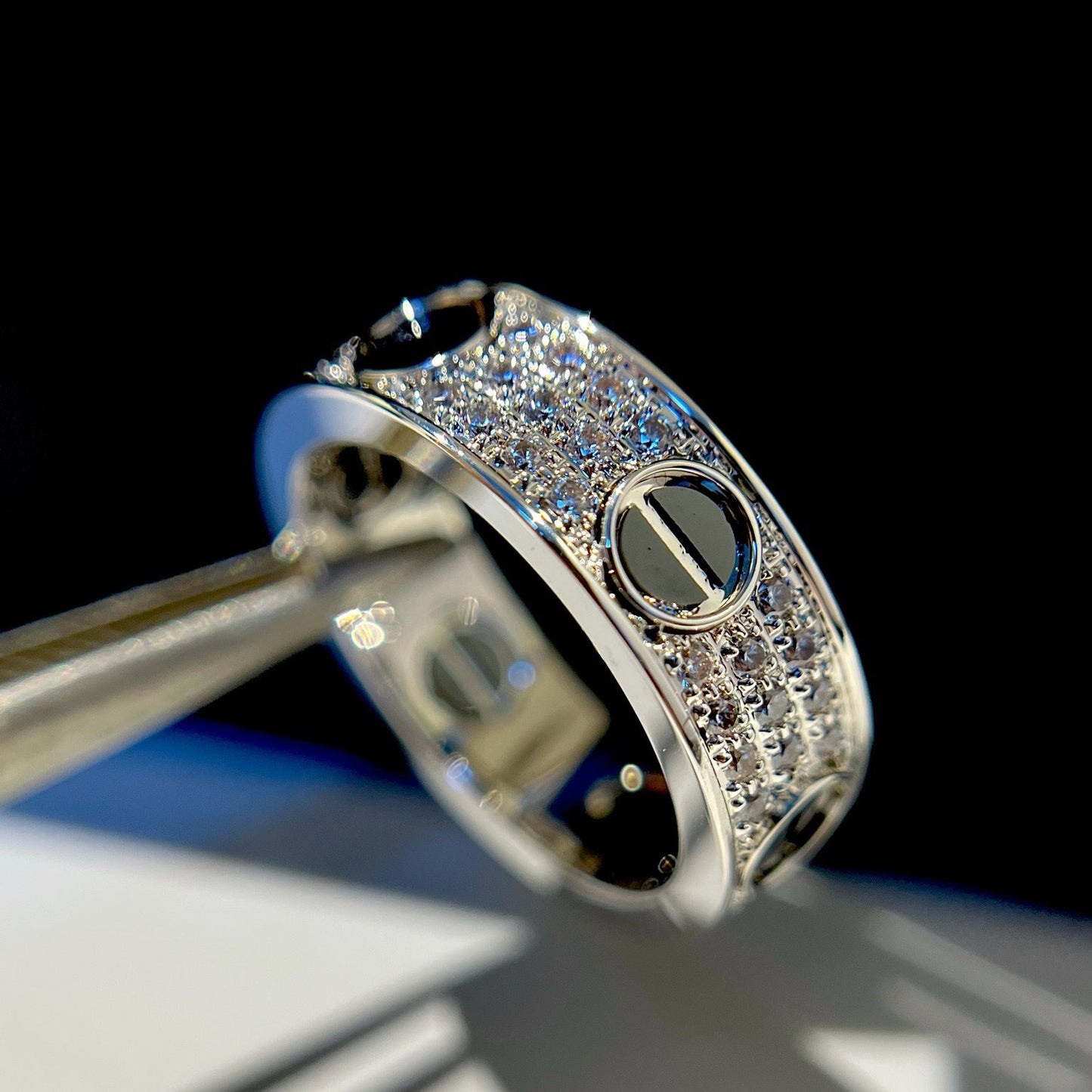 [Okajuri Jewelry] LOVE RING 5.5MM DIAMONDS PAVED CERAMIC