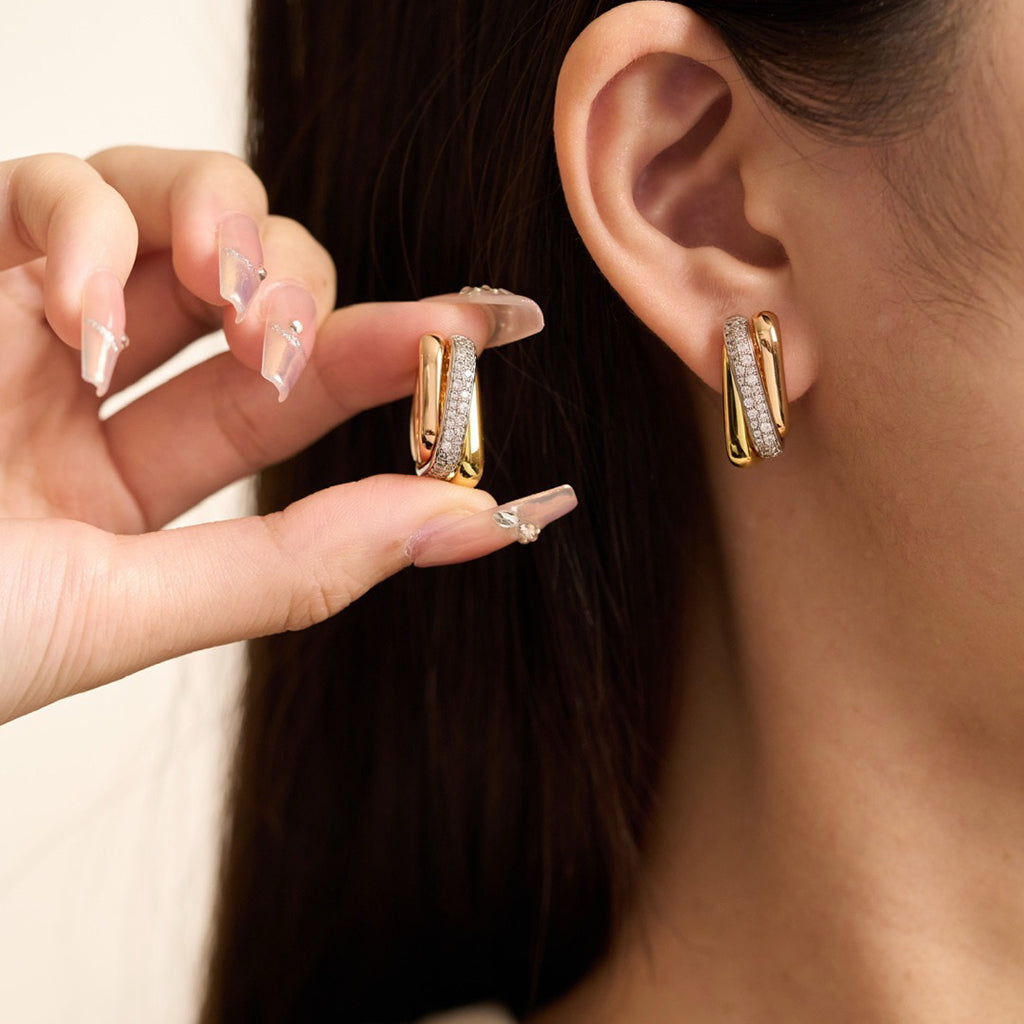 [Okajuri Jewelry] TRINITY HALF DIAMOND  CUSHION EARRINGS