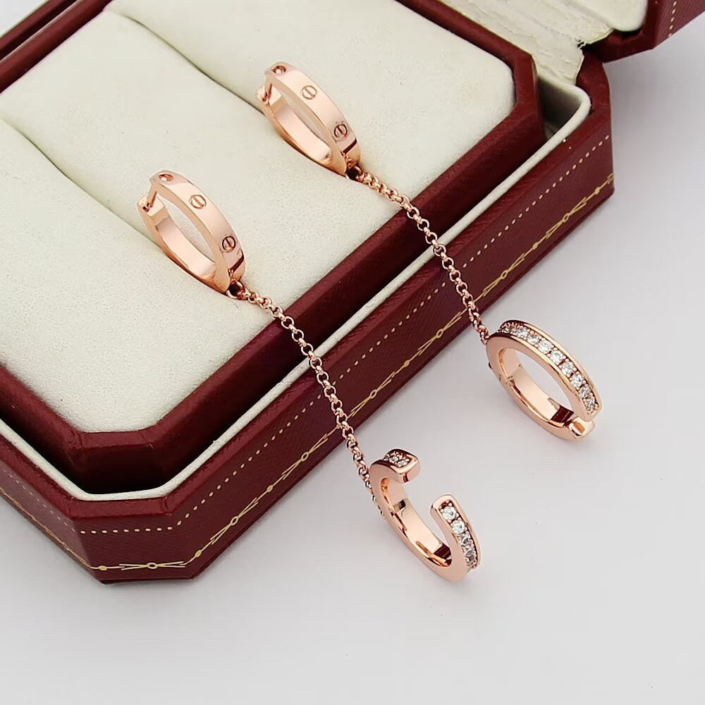 [Okajuri Jewelry] LOVE 3.0MM HALF DIAMOND EARRINGS