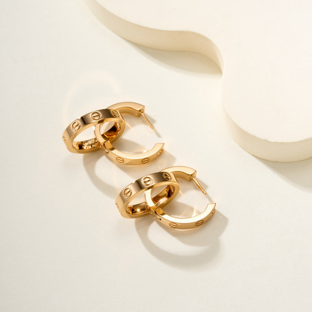 [Okajuri Jewelry] LOVE 3.3MM DANGLE HALF DIAMOND EARRINGS