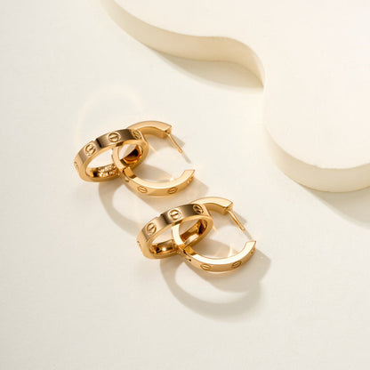 [Okajuri Jewelry] LOVE 3.3MM DANGLE HALF DIAMOND EARRINGS