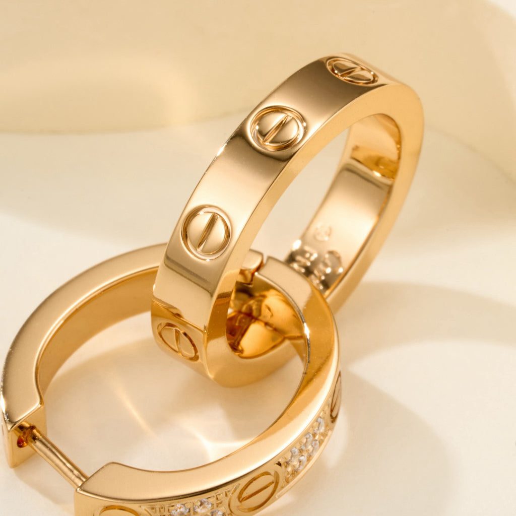 [Okajuri Jewelry] LOVE 3.3MM DANGLE HALF DIAMOND EARRINGS
