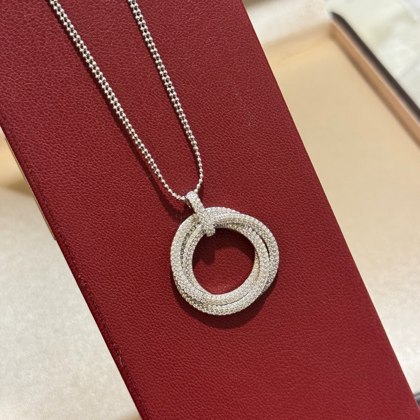 [Okajuri Jewelry] TRINITY LARGE FULL DIAMOND  NECKLACE