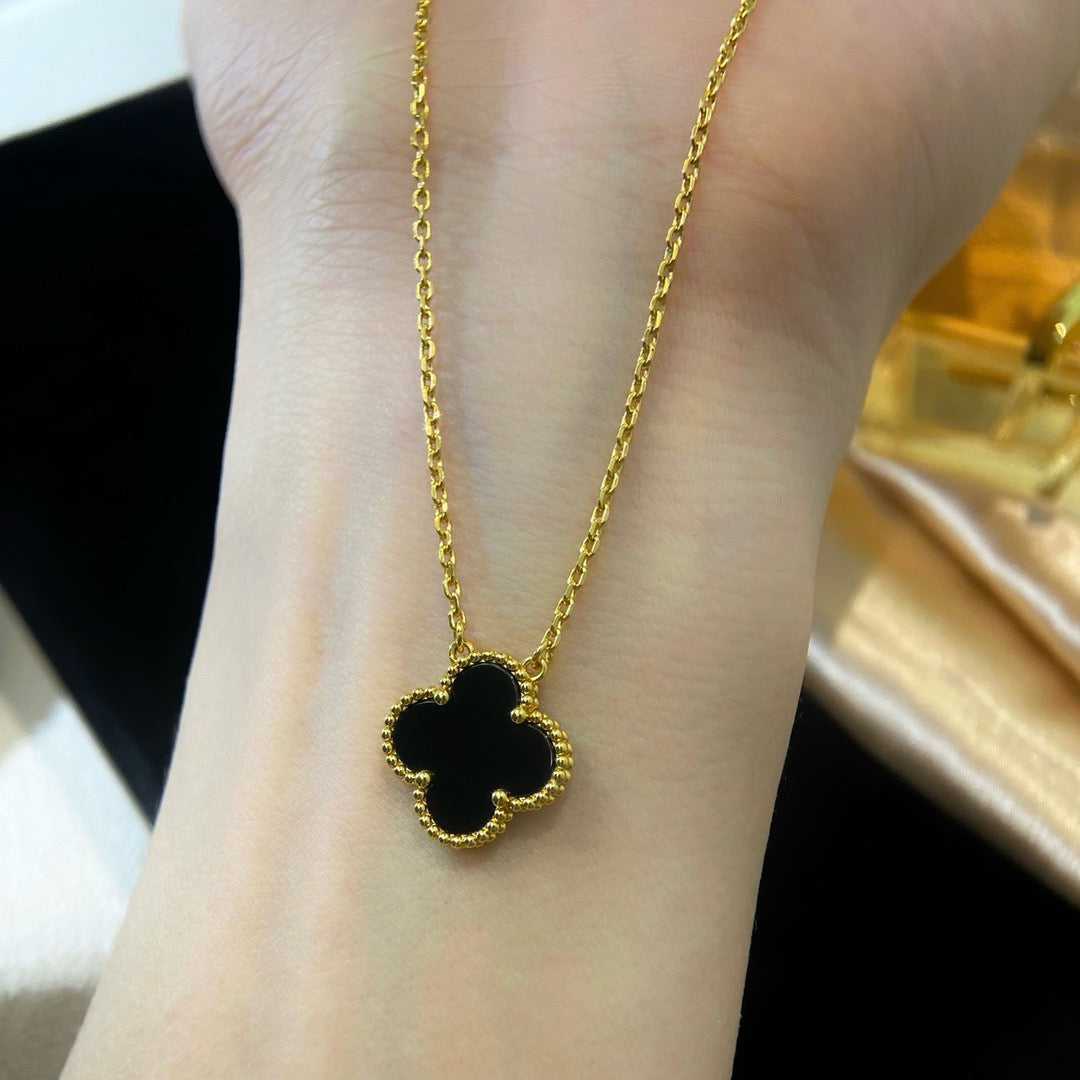 [Okajuri Jewelry] CLOVER 15MM BLACK ONYX SINGLE FLOWER NECKLACE