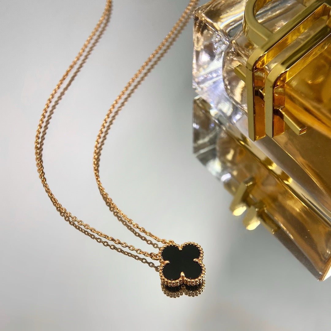 [Okajuri Jewelry] CLOVER 15MM BLACK ONYX SINGLE FLOWER NECKLACE