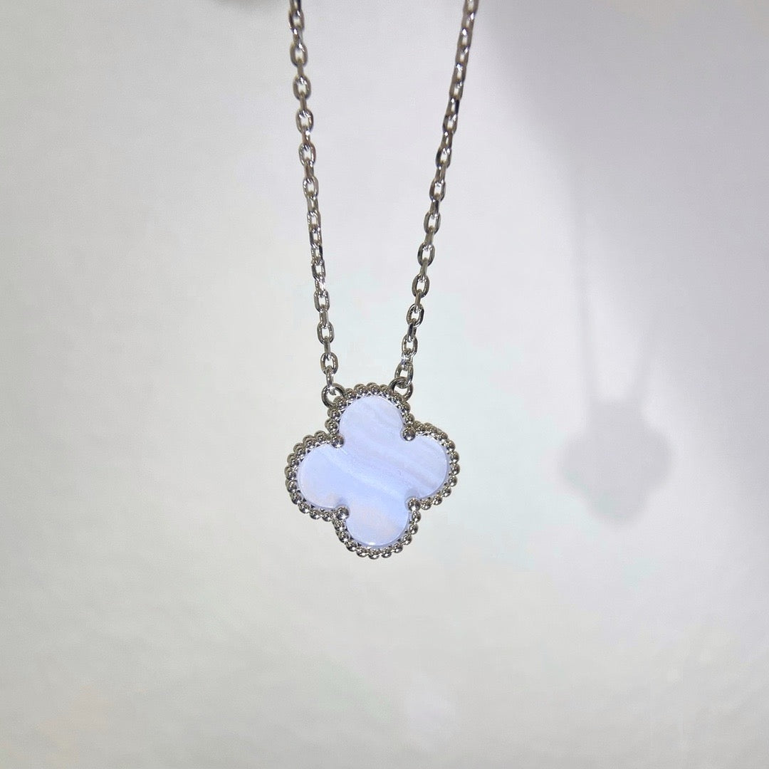 [Okajuri Jewelry]CLOVER 15MM BLUE CHALCEDONY NECKLACE SILVER