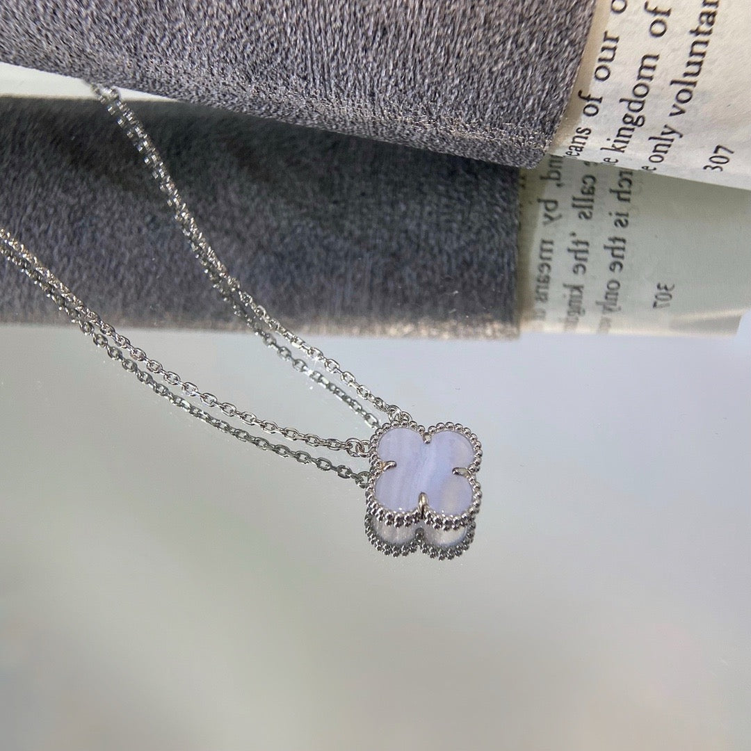 [Okajuri Jewelry]CLOVER 15MM BLUE CHALCEDONY NECKLACE SILVER