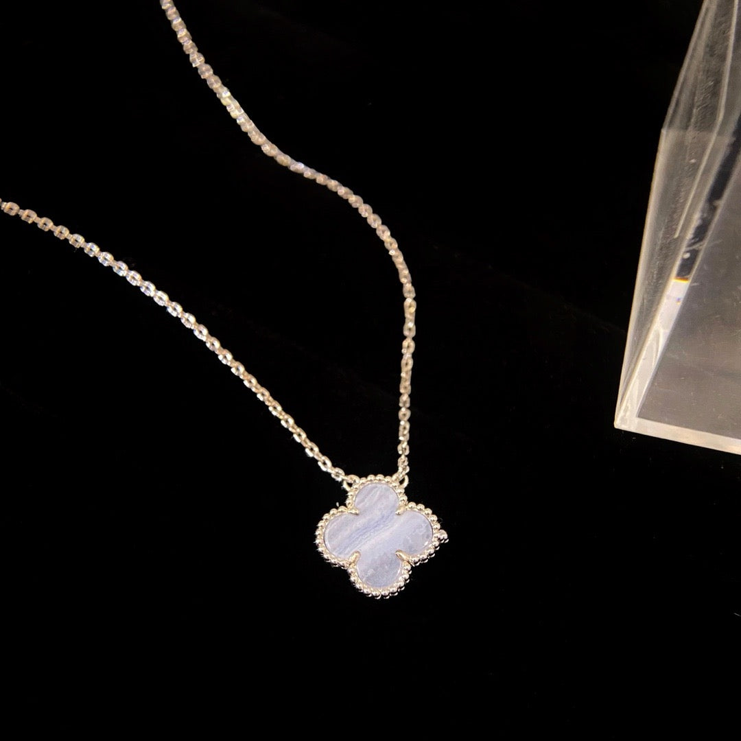 [Okajuri Jewelry]CLOVER 15MM BLUE CHALCEDONY NECKLACE SILVER