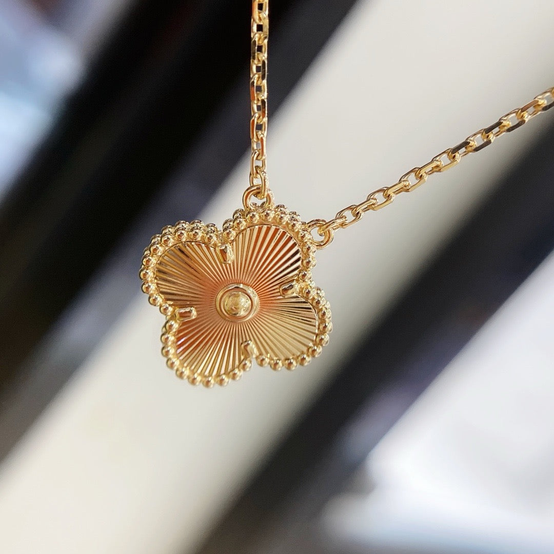 [Okajuri Jewelry]CLOVER 15MM LASER NECKLACE