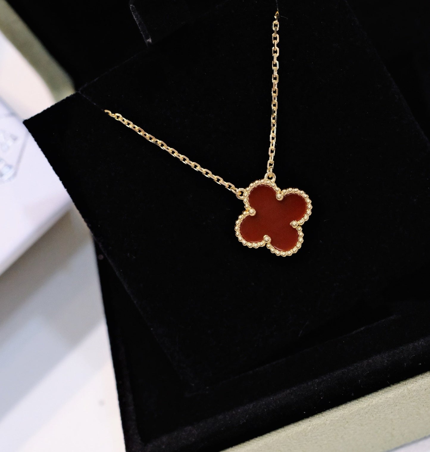 [Okajuri Jewelry]CLOVER 15MM CARNELIAN SINGLE FLOWER NECKLACE