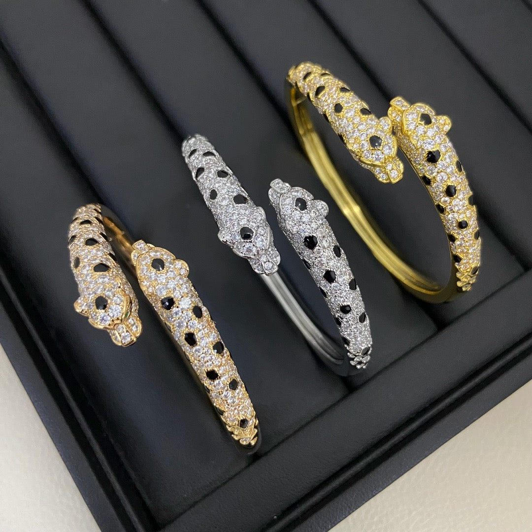 [Okajuri Jewelry] PANTHERE DOUBLE HEADED HALF DIAMOND OPEN BRACELET