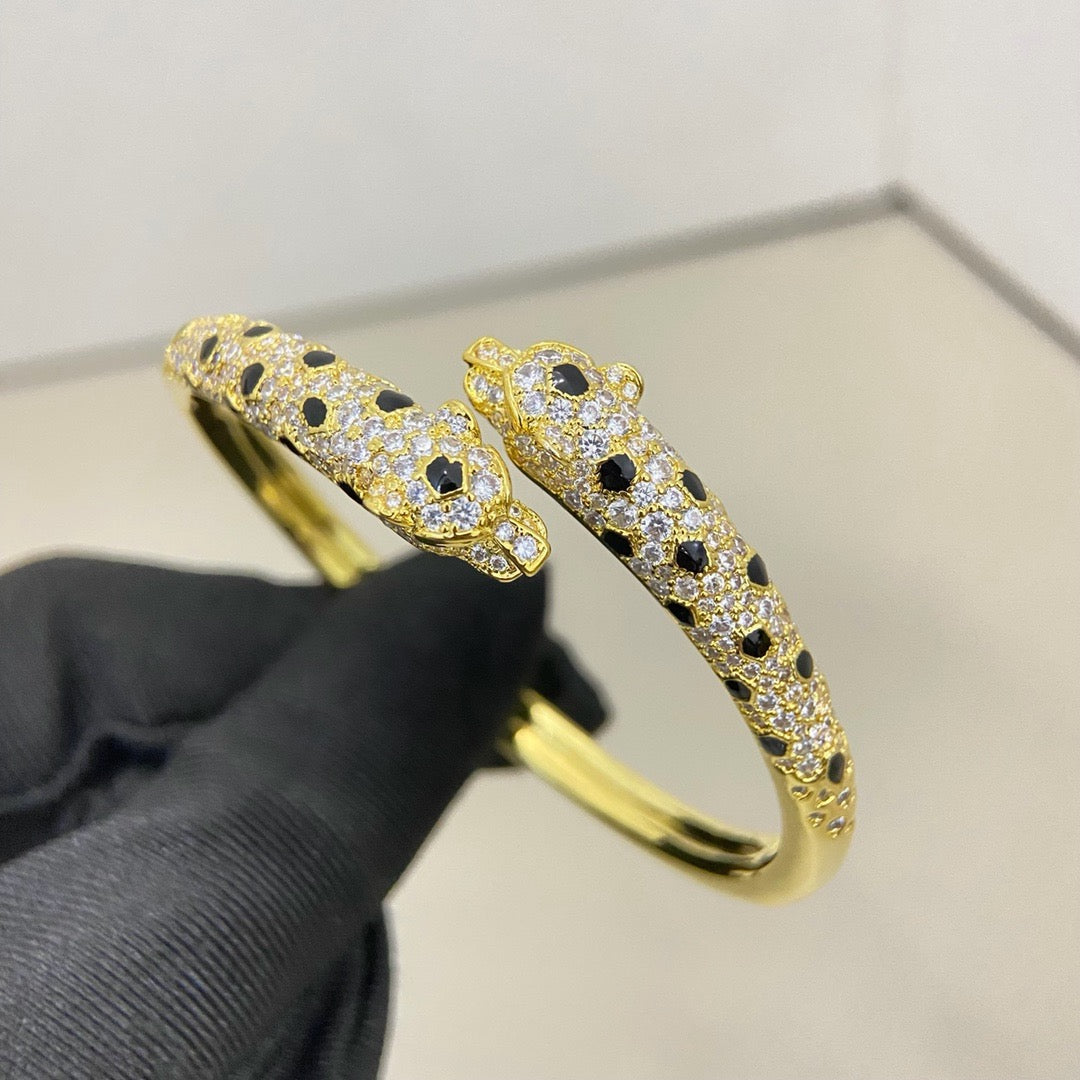 [Okajuri Jewelry] PANTHERE DOUBLE HEADED HALF DIAMOND OPEN BRACELET
