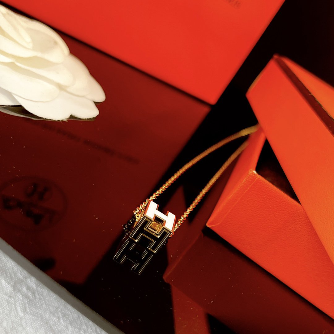 [Okajuri Jewelry]H WHITE SQUARE GOLD NECKLACE